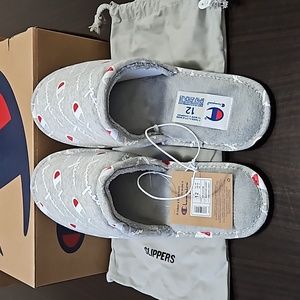 2/$40 NEW IN BOX MENS SIZE 12 CHAMPION SLEEPOVER SCRIPT GREY SLIPPERS / DUSTBAG